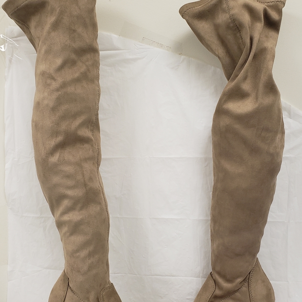Tan suede thigh high boots - Picture 7 of 9